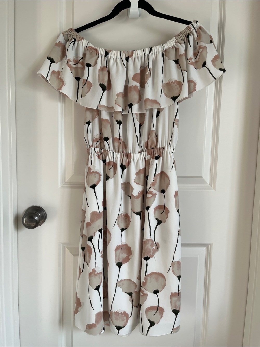 Wilfred Off-Shoulder Floral Midi Dress in White and Blush
